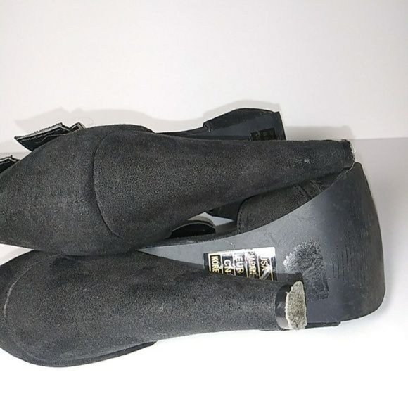 Black Faux Suede Black Heels Size 8 - Picture 8 of 8